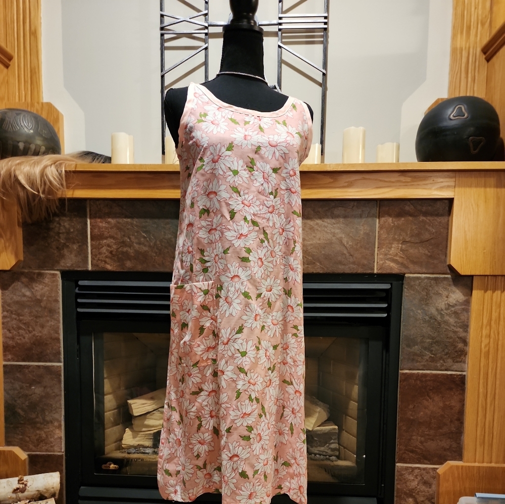 Vintage 1960's Pink Flowers Sleeveless Dress Women's Size Small Front Pocket.